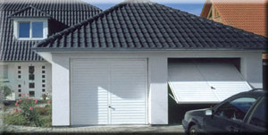 Stahl-Klapptor in weiss